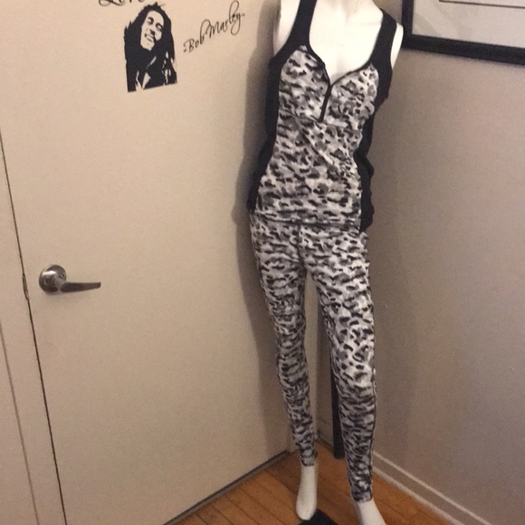 EUC-ACX SPORT- 2 piece outfit (Lg&M) - Picture 3 of 8